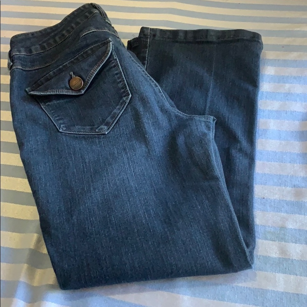 Liz Claiborne high waisted boot cut stretch jeans